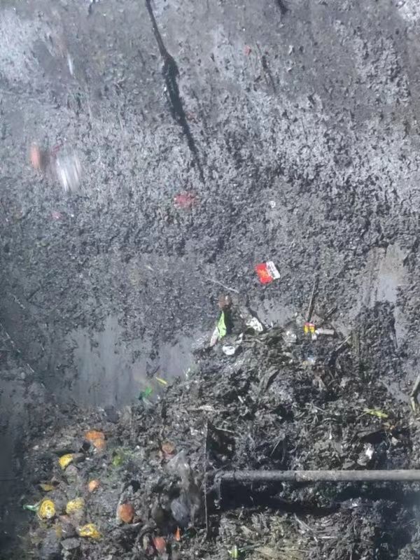 坡头镇污水池清理